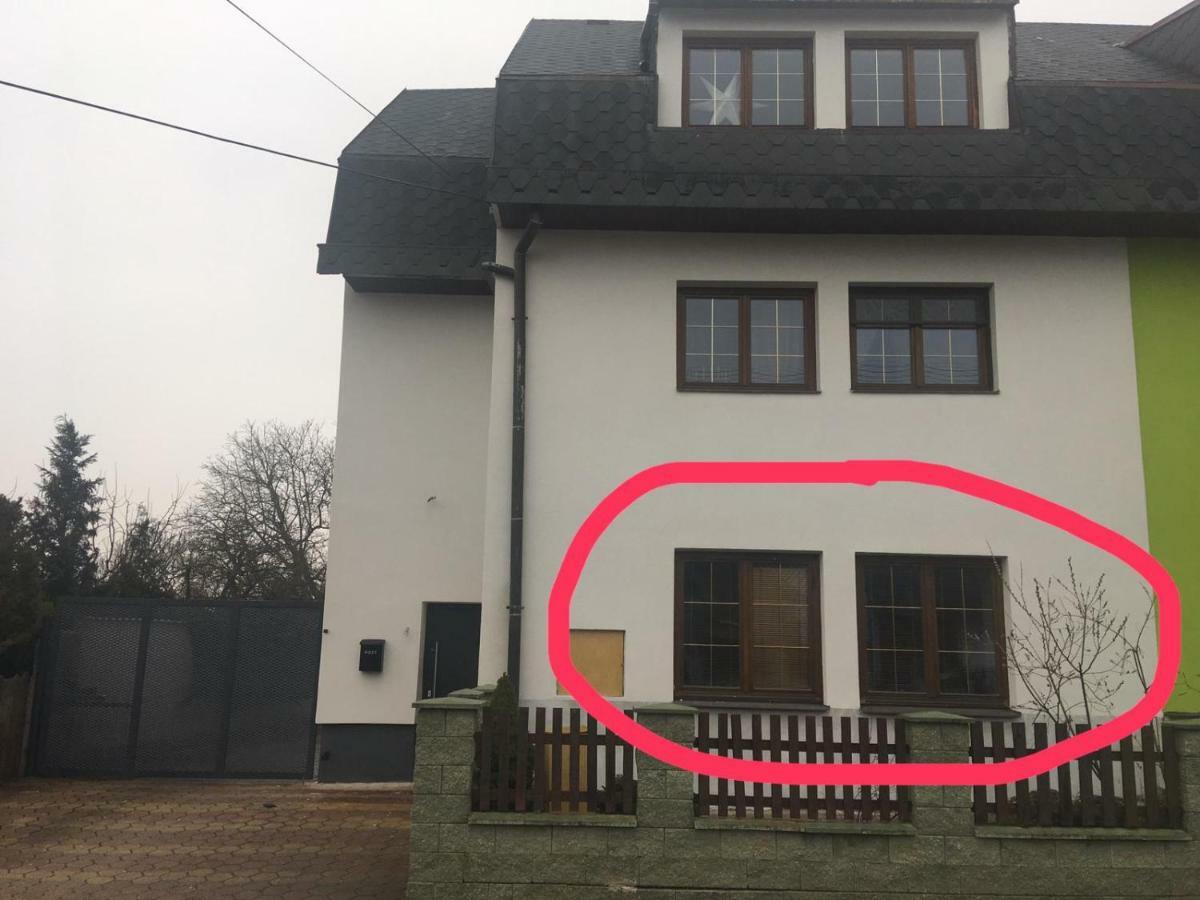 Apartment Dubnica Prejta Dubnica nad Vahom Exterior photo